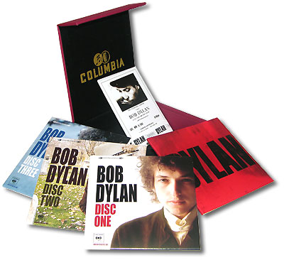 Bob Dylan Dylan Deluxe Edition (3 CD) Формат: 3 Audio CD (Подарочное оформление) Дистрибьюторы: SONY BMG Russia, Columbia Лицензионные товары Характеристики аудионосителей 2007 г Сборник: Импортное издание инфо 10245c.